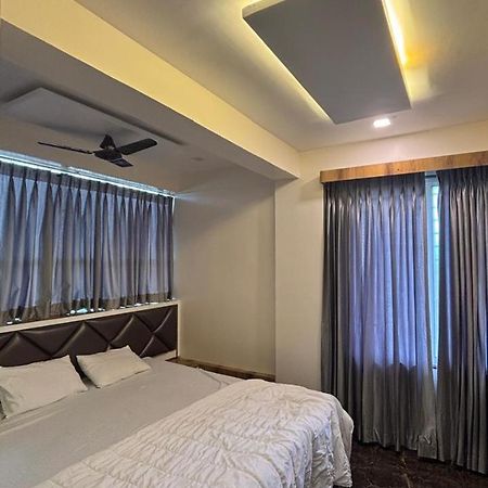 Royal Pure Veg Restaurant And Lodging Hotel Ambegaon Ngoại thất bức ảnh